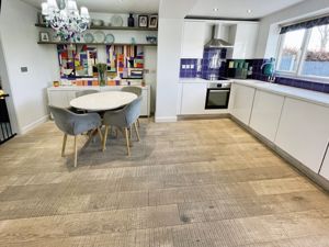 Dining Kitchen- click for photo gallery
